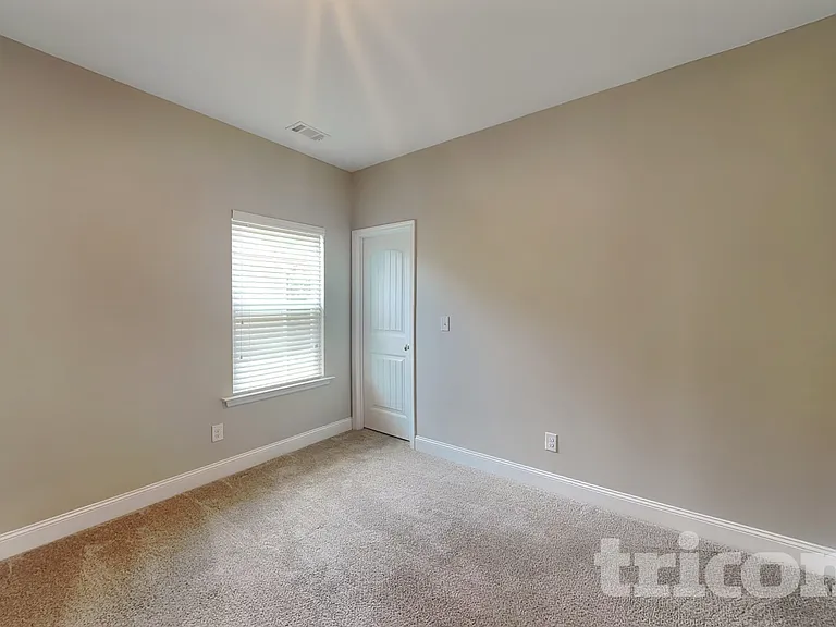 115 Orchard Ln — Photo 17