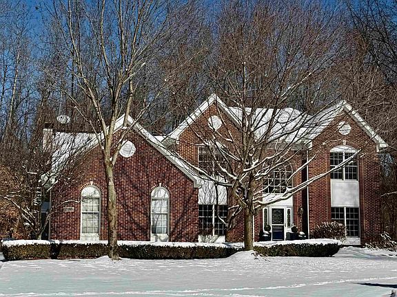 3rd image of 2118 Pine Bluffs Ct