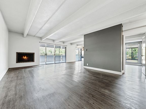 3rd image of 107 W Cheyenne Rd #202