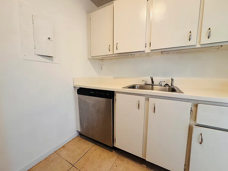 1068 N Benoist Farms Rd #302 — Photo 47