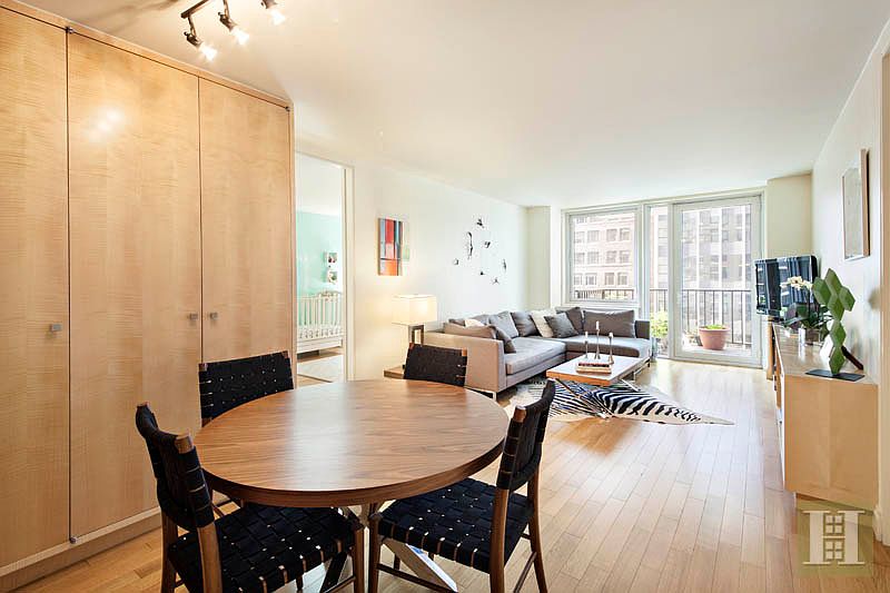 1st image of 211 E 46th St #10F