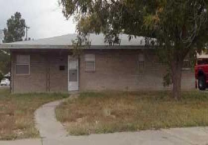 1910 S Lea Ave Roswell nm 88203- Front P