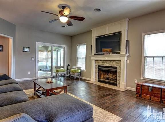 4th image of 3719 New Colony Dr