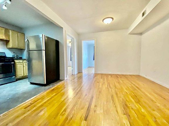 5th image of 216 Driggs Ave #3