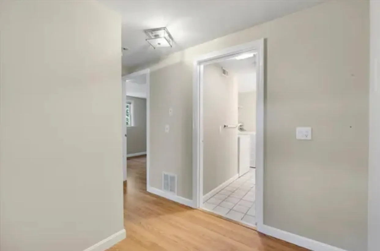 2 bed, 1.5 bath, 1150 sqft, $2,500 — Photo 2