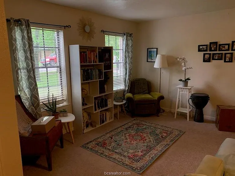 1111 Dexter Drs — Photo 2