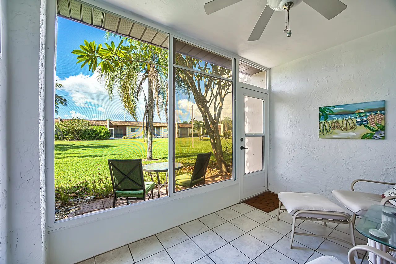 2 bed, 884 sqft, $1,800 — Photo 1