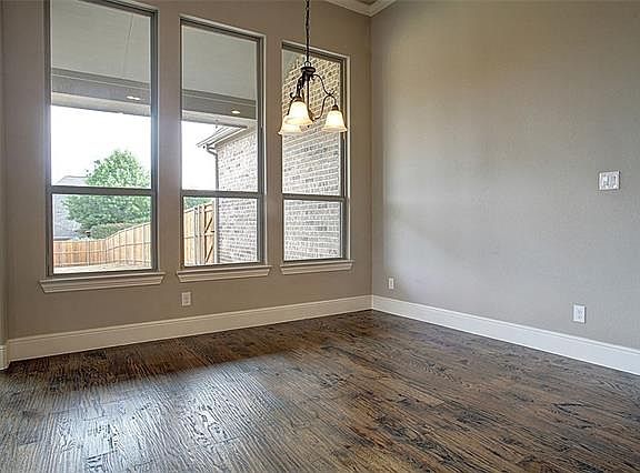 4th image of 30 Shadydale Ln