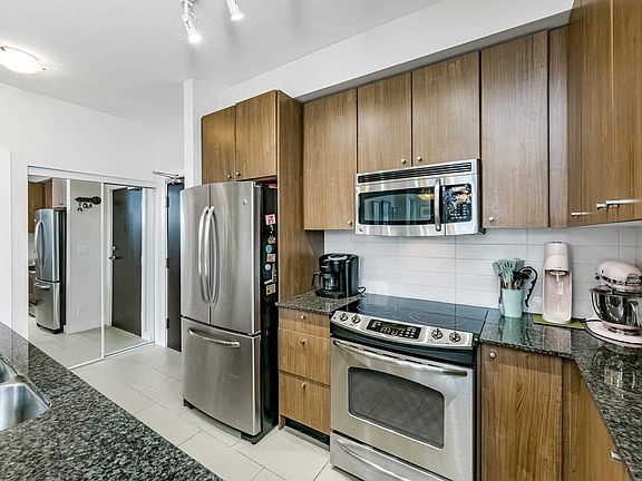 5th image of 250 Francis Way #412
