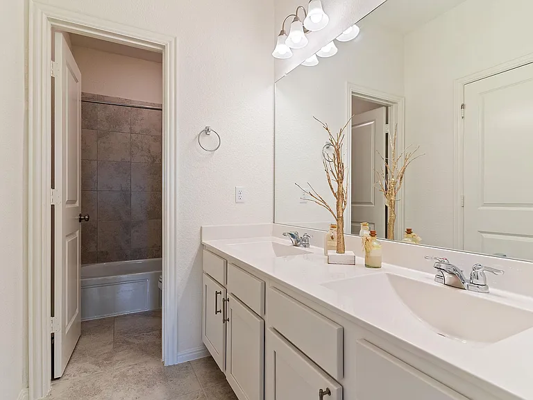607 Allende Bnd — Photo 34