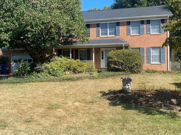 6 Battletown Dr, Berryville, VA 22611