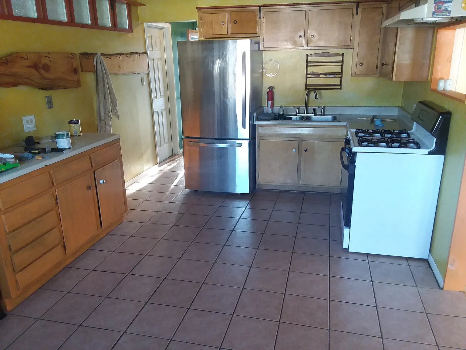 4 bed, 1899 sqft, $3,400 — Photo 4
