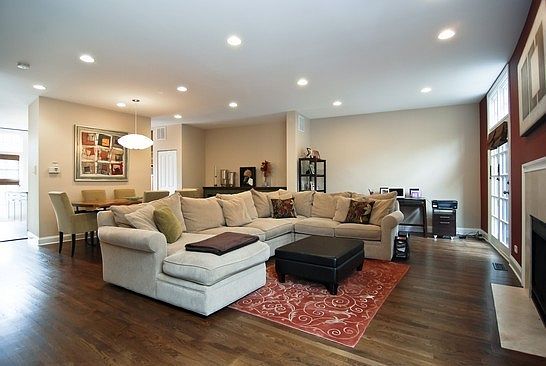 4th image of 1412 W Wrightwood Ave APT G