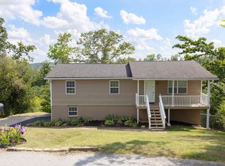 4000 Shady Oak Dr, Ooltewah, TN 37363