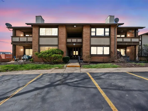 4 Fairways Cir APT G, Saint Charles, MO 63303