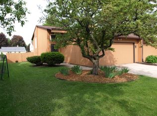 1035 Coppens Rd, Green Bay, WI 54303