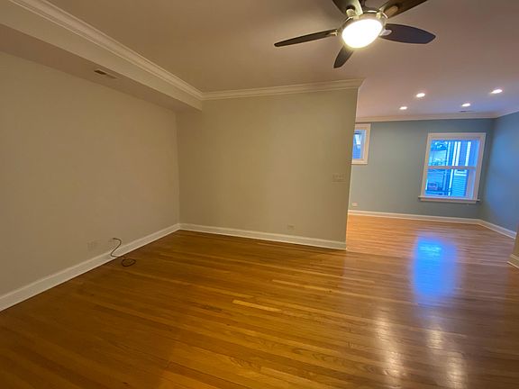 4th image of 845 W Newport Ave #2