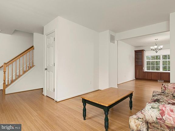 5th image of 517 Norman Ave