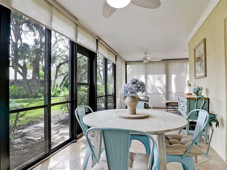 401 Palm Tree Dr — Photo 17