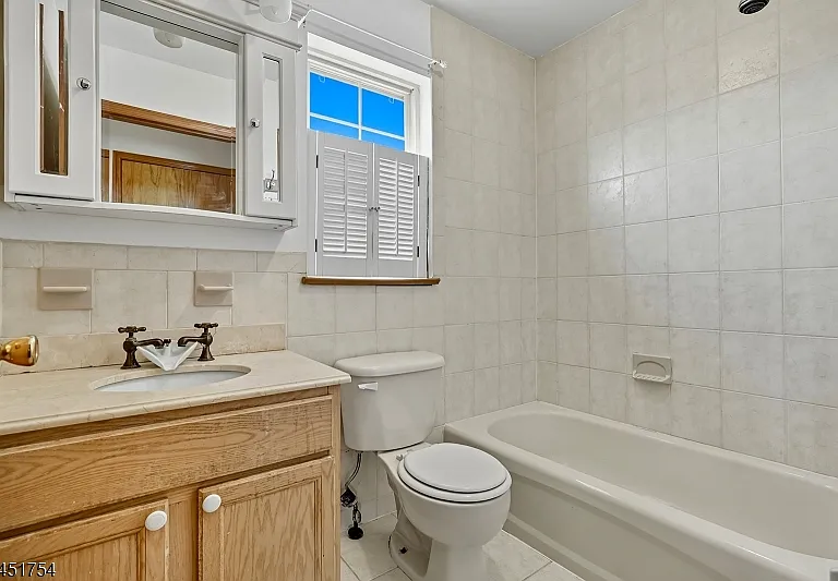87 Cottage St — Photo 5
