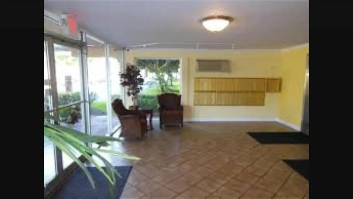 2 bed, 1050 sqft, $1,975 — Photo 2