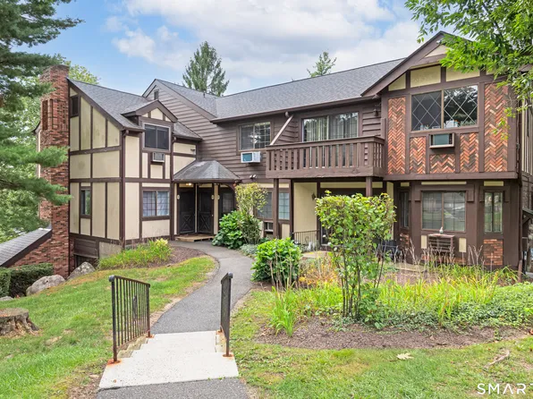7 Falmouth Court #7, Brookfield, CT 06804