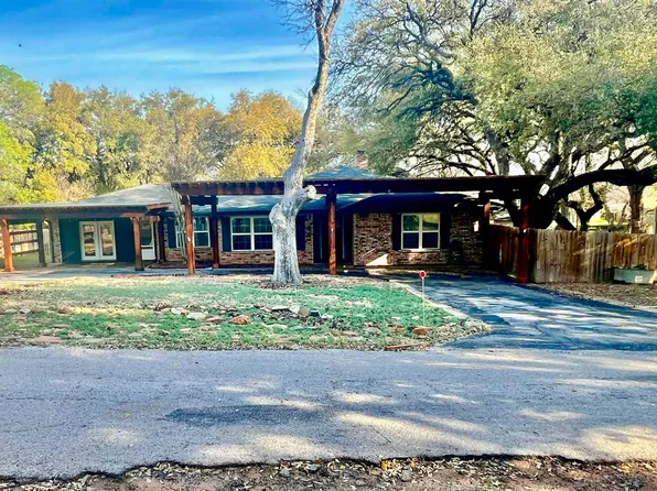 5303 Shady Oaks Cir, Kingsland, TX 78639