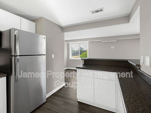 3rd image of 1102 Westover Ln #2D-1