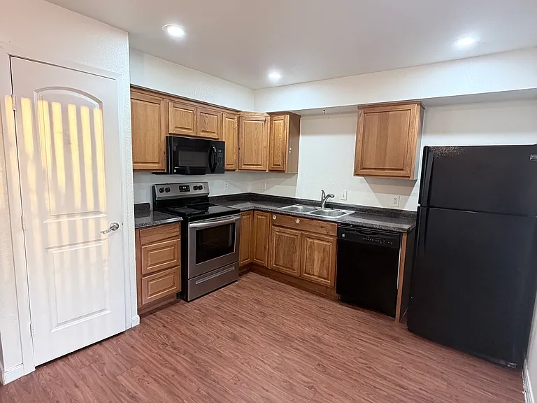 2406 Mission Hill Dr #104 — Photo 3