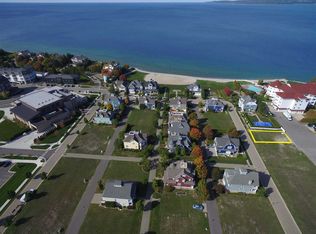 725 E Beach St, Petoskey, MI 49770