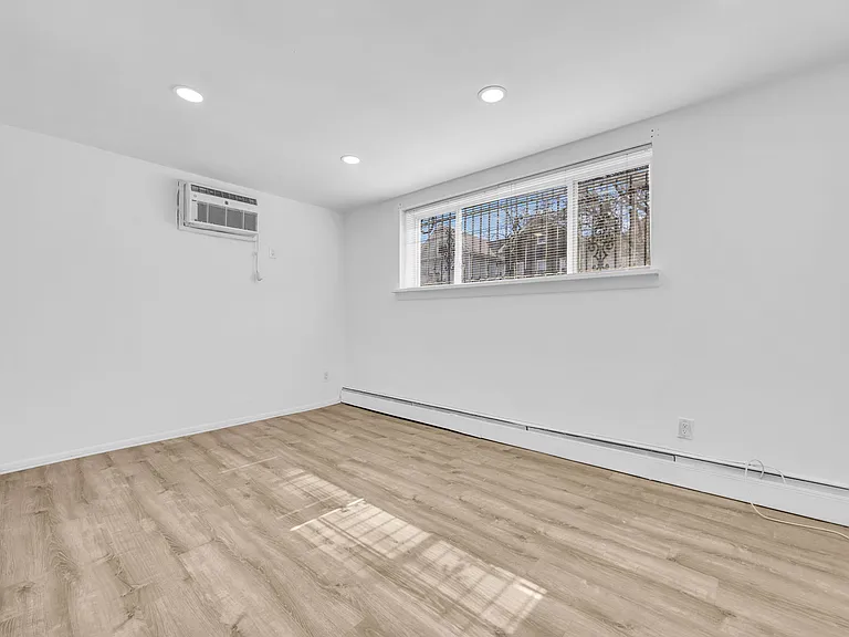115 Orchard St — Photo 4