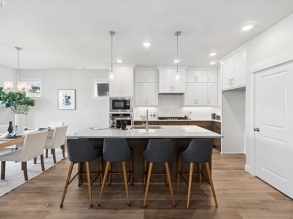 7th image of this home