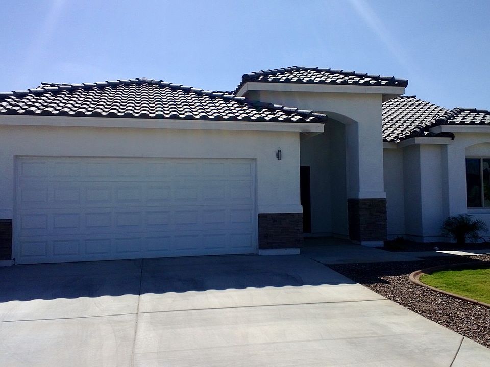 1st image of 454 E 12th Pl