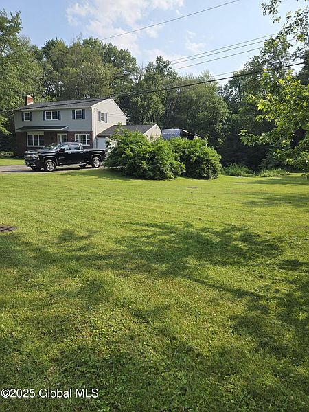2nd image of 33 Ridgewood Lane