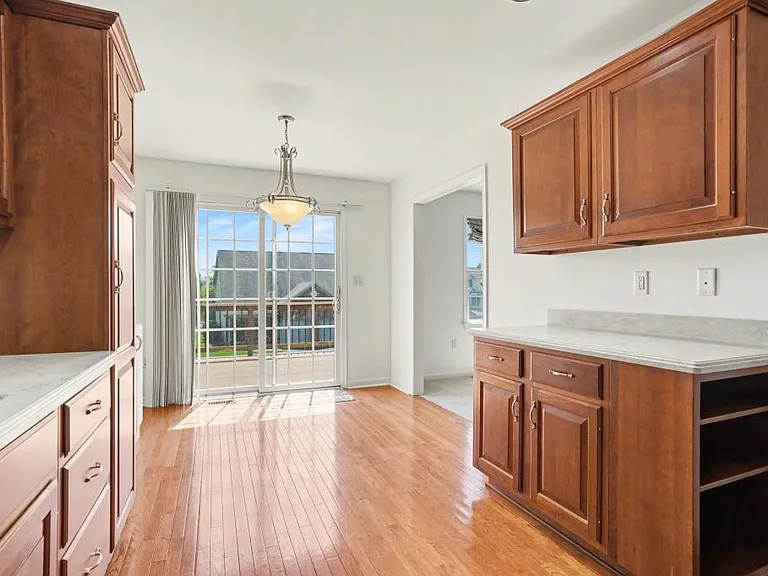 5050 Mendenhall Dr — Photo 11