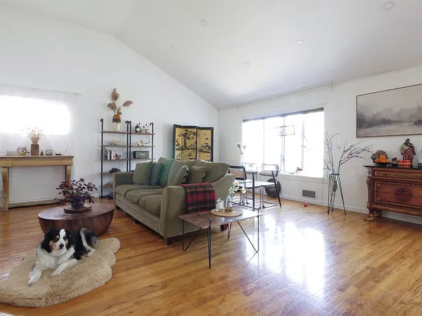 16-51 201st St, Flushing, NY 11360