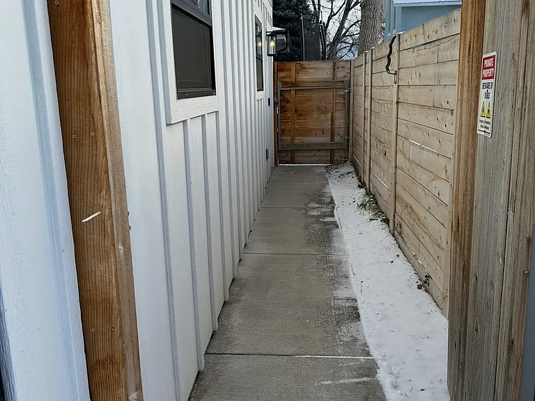 4327 1/2 N Wolff St — Photo 3