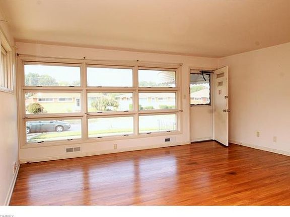 2nd image of 3319 Somia Dr