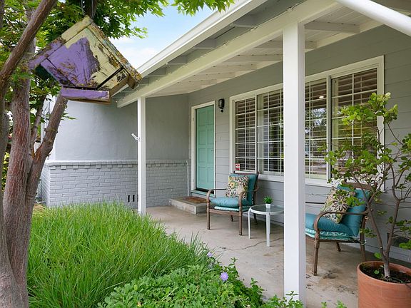 3rd image of 4013 Esperanza Dr