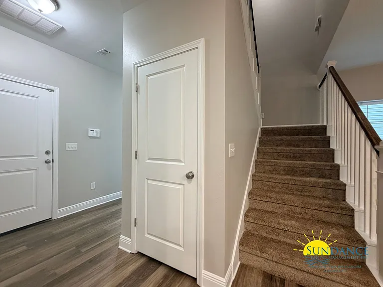 196 Johnson Ct — Photo 9