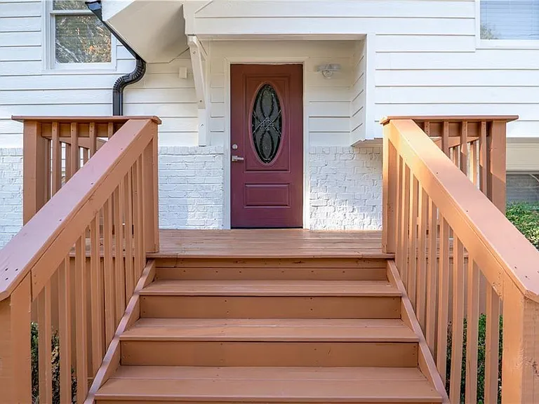 3599 Lower Roswell Rd — Photo 3