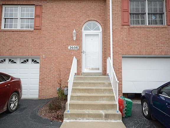 2nd image of 2608 Hawthorne Dr