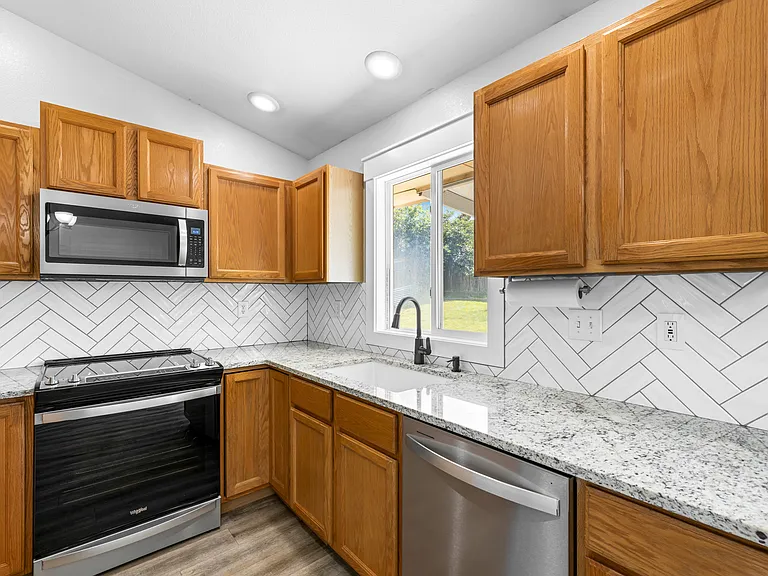 3812 S Springfield Ave — Photo 5