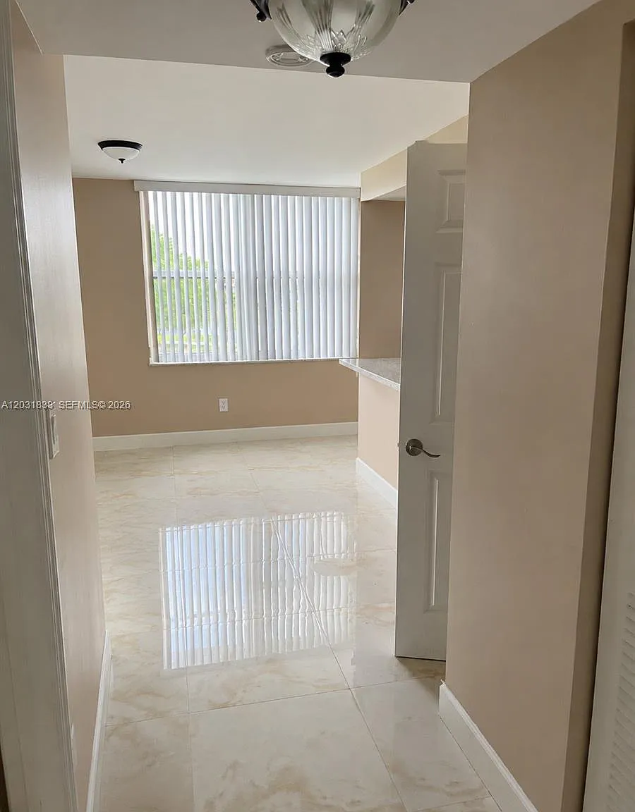 Tangerine Condominium Two — Photo 3
