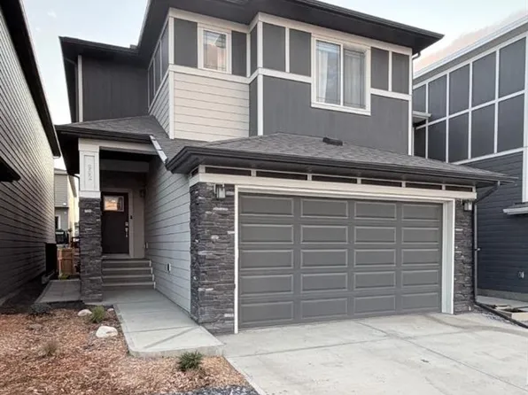 902 S Bluerock Way SW, Calgary, AB T2Y 0S5