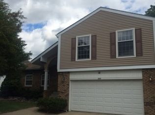956 Thompson Blvd, Buffalo Grove, IL