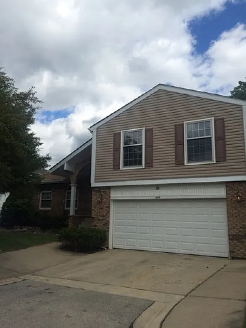 956 Thompson Blvd photo 1