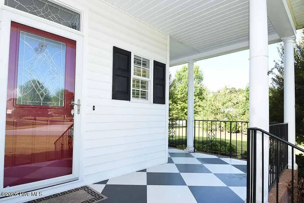 4 bed, 2.5 bath, $2,500 — Photo 3