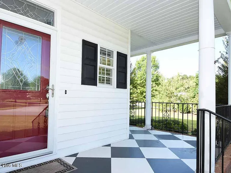 1129 Scarlet Oak Dr — Photo 3