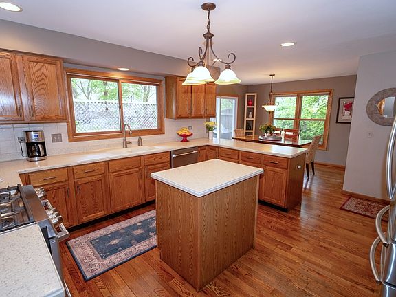 3rd image of 600 Salceda Dr